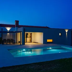  Villa Lia With Pool - Luxury In Vintijan, Near And Medulin