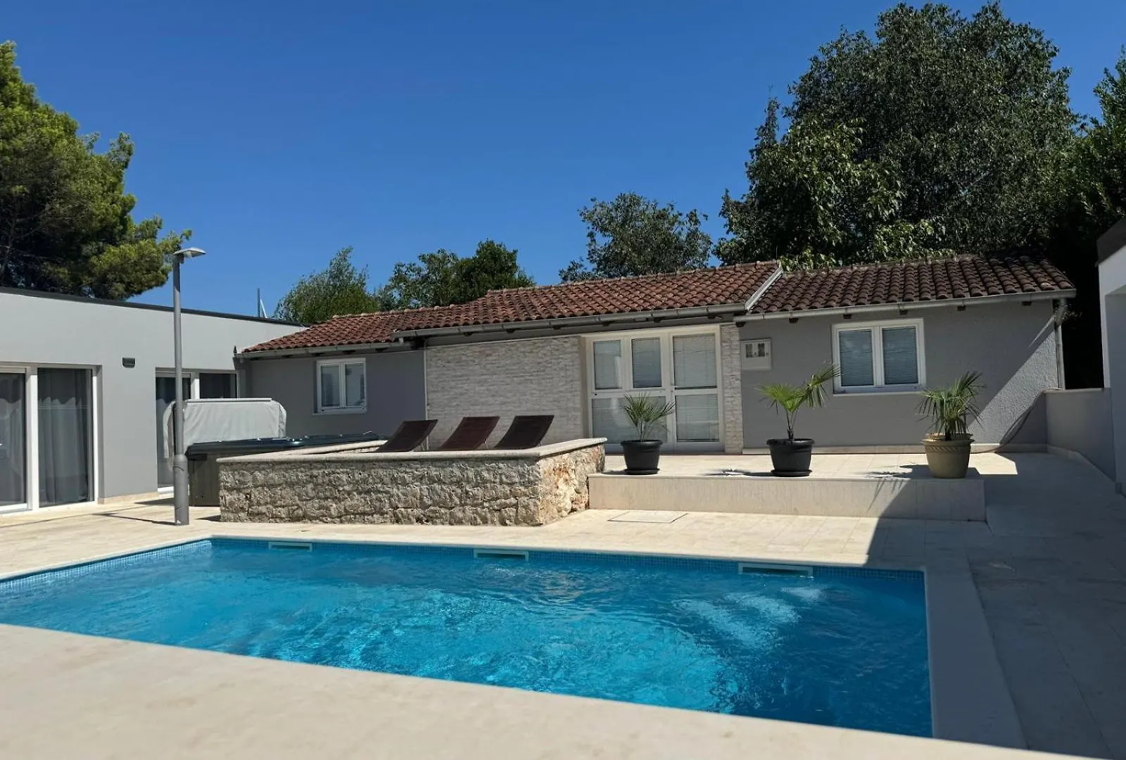Residence Monte Magno Pula 0*,  Croatia